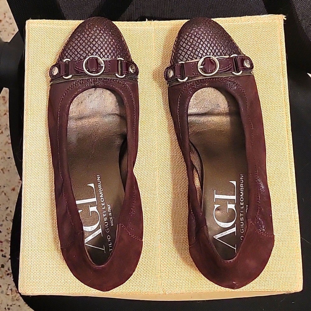 AGL Attilio Giusti Leombruni Circle Wedge Pumps Plum Size 39.5 = 9.5